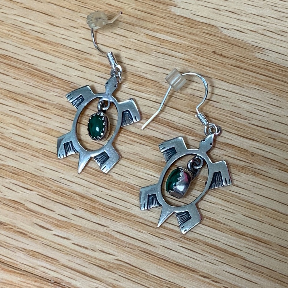 Native American Sterling Malachite Turtle Earrings